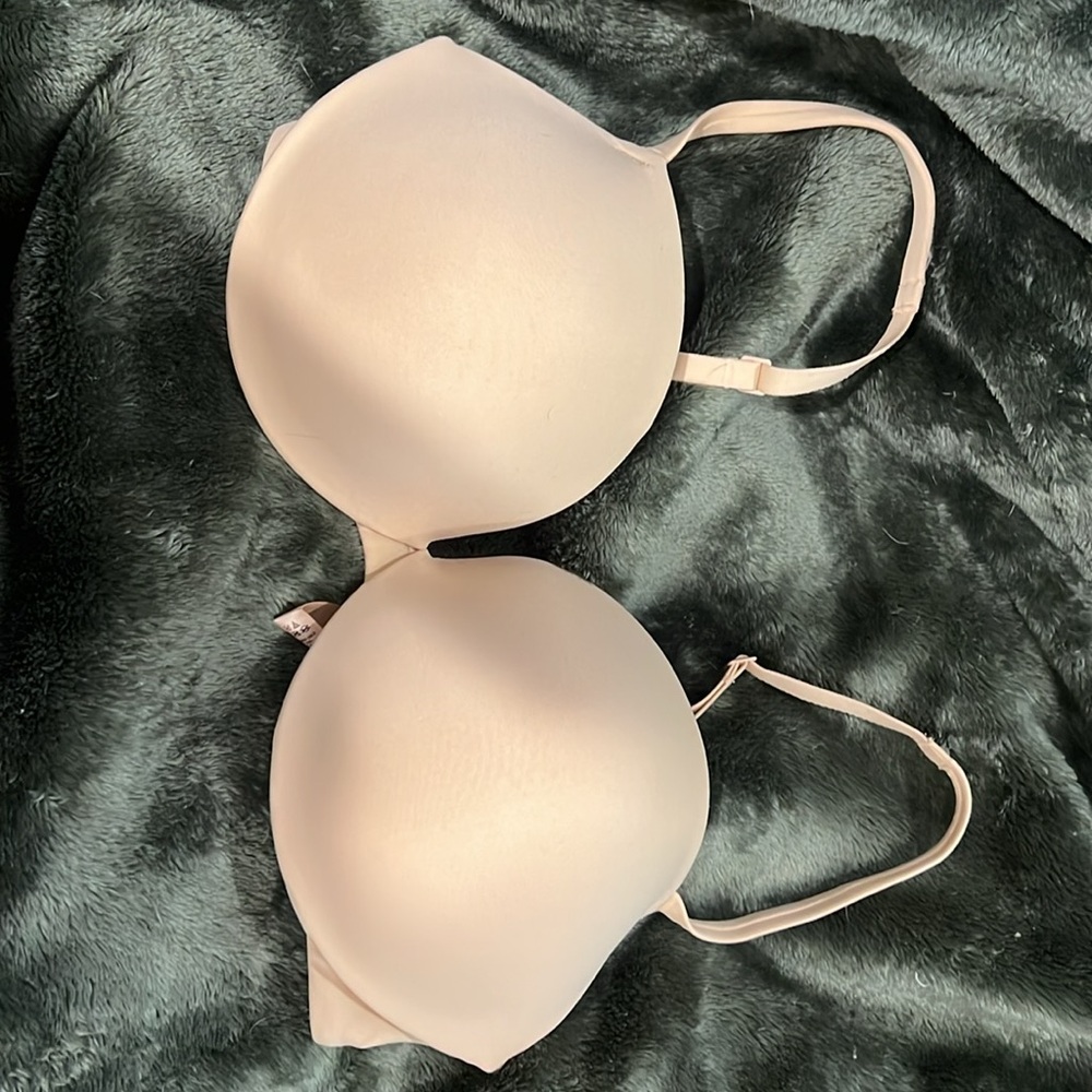 SKIMS Ultimate Clay Color T-Shirt Bra NWOT
